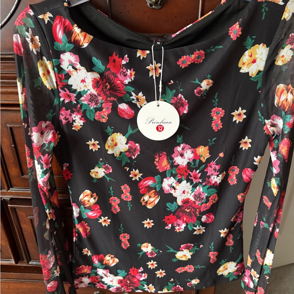 Floral Black Top size Med by Prinbara